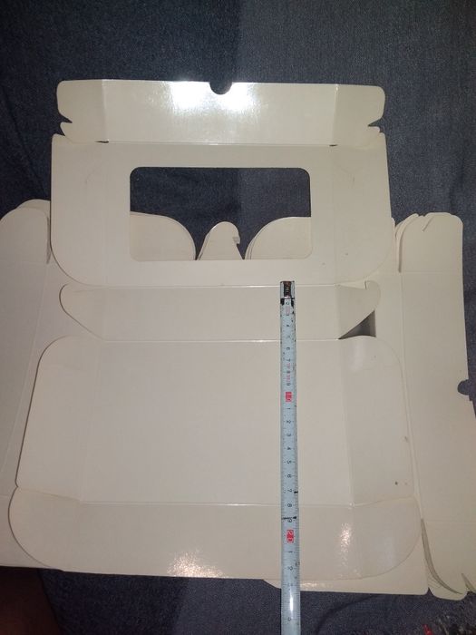 Упаковочная коробка с окошком,белая, 200*130*50мм.