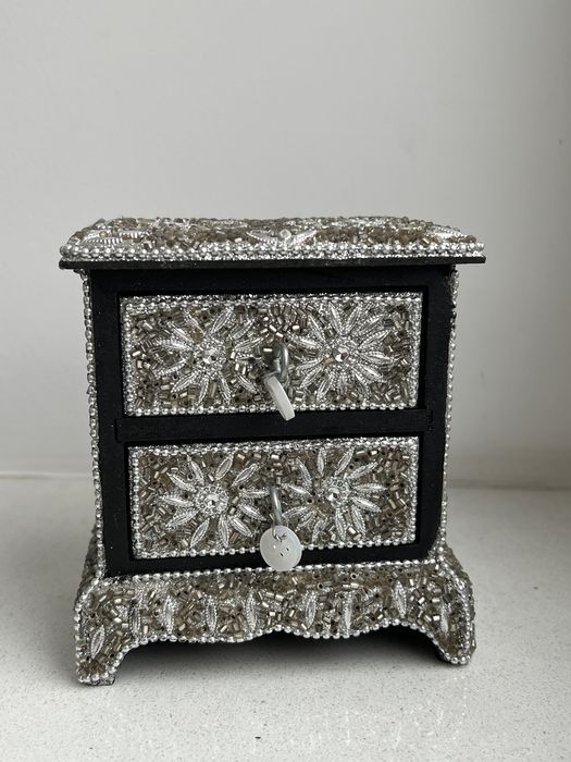 Шкатулка скринька для прикрас або дрібничок