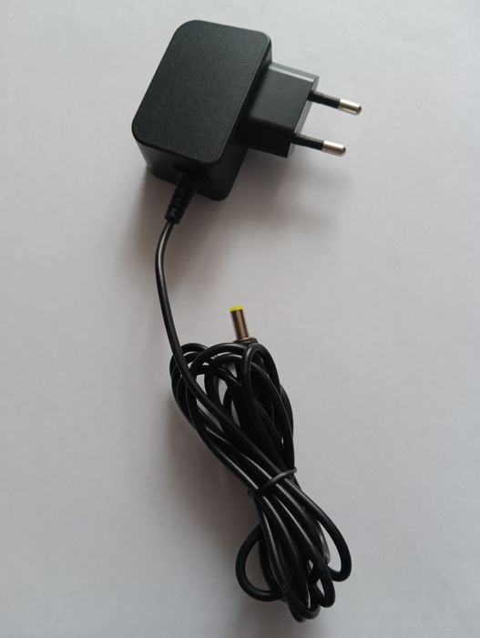 Блок живлення 9.0v - 1.0A
