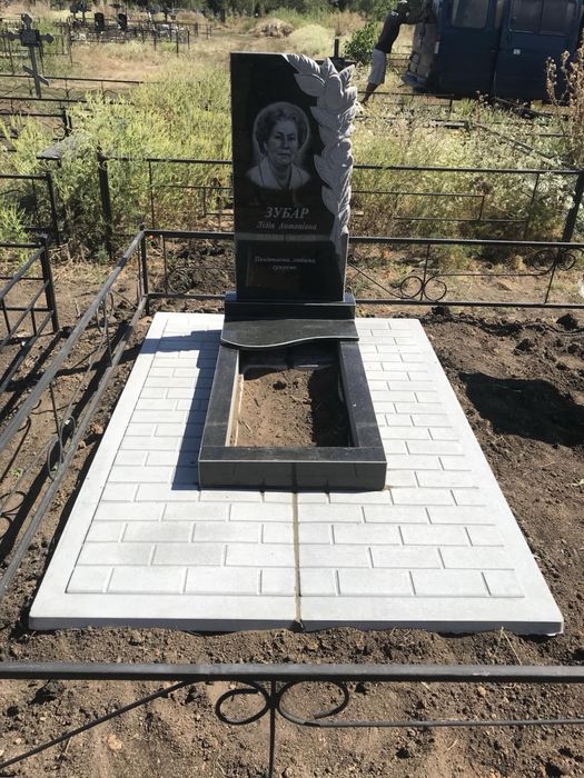 Памятники из гранита от 8000грн.