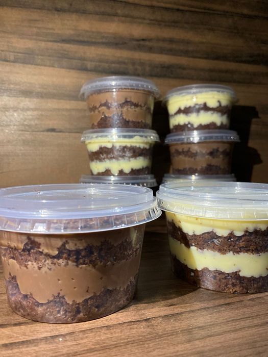 Docinhos, salgadinhos fritos, bolos e salgados