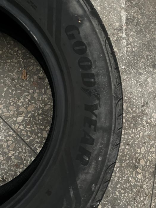Літня гума(2шт) GoodYear в гарному стані 235/65R18