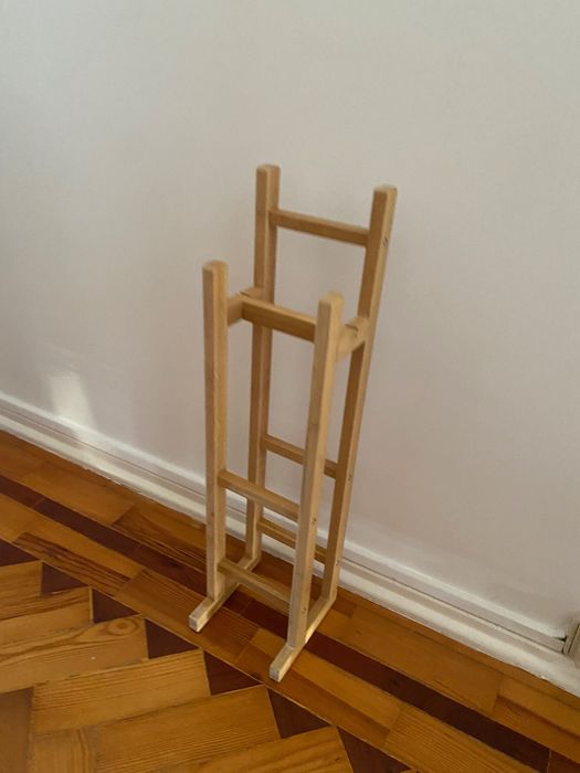 Suporte de toalhas e rolos em bambu