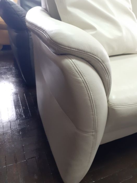 Шкіряний диван трійка з Німеччини.