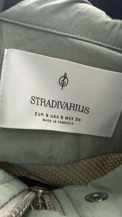 Вітровка оверсайз S STRADIVARIUS
