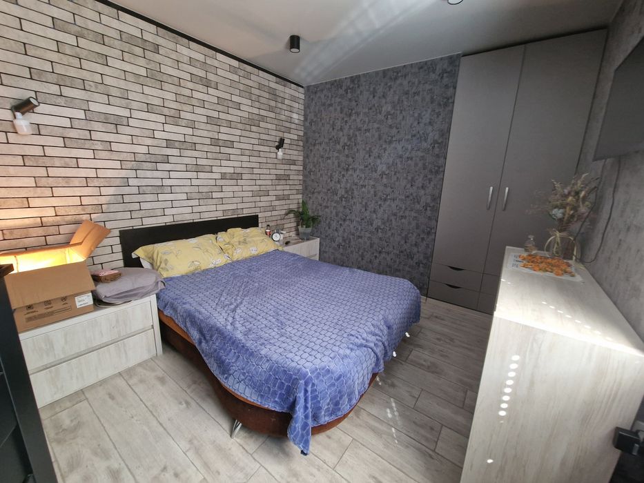 Продам 2к Слобожанский Тепличная студия и 2 спальни с авт. Юбилейный