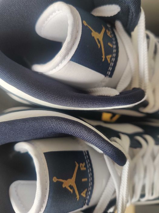 Jordan 1 Mid White Metallic Gold Obsidian