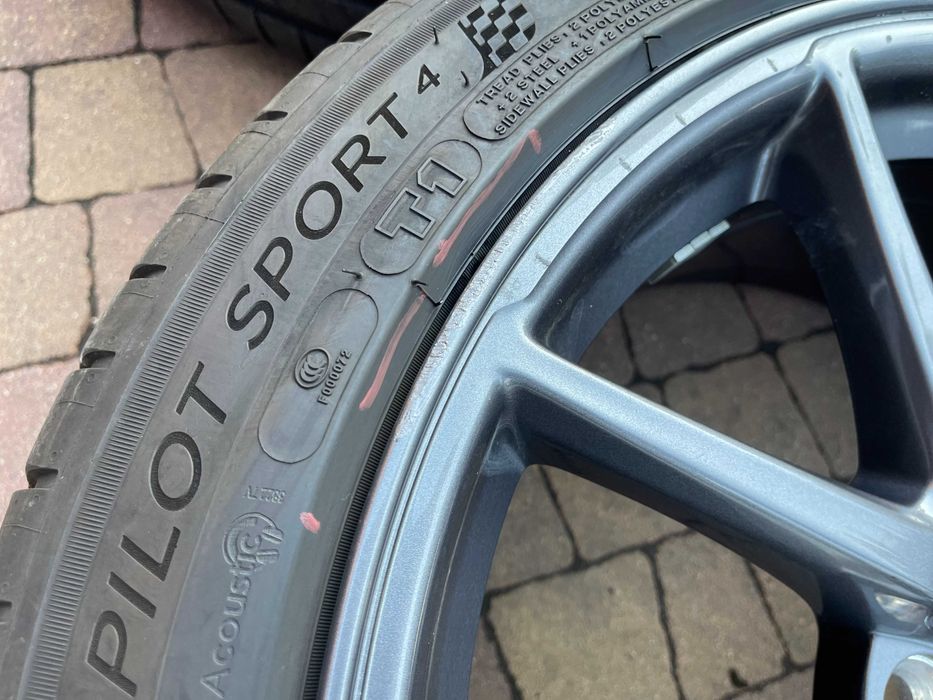 4105. Koła letnie Tesla S oryginalne 5x120 235/45/18 Michelin 2022r
