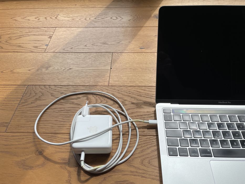 MacBook Pro M1 13”/ 16 GB RAM / 256GM SSD