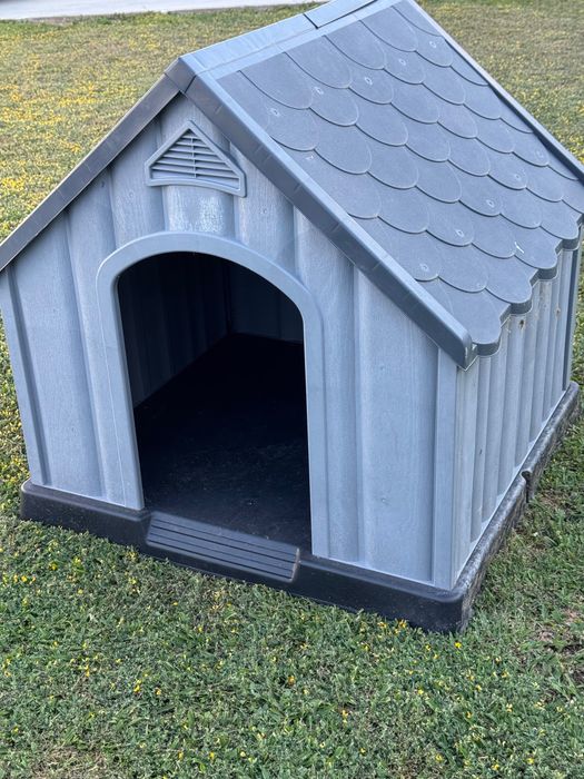 Casota para cão grande (como nova)