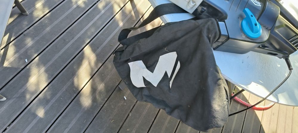 Odkurzacz bardzo mocny z opcją dmuchawy
