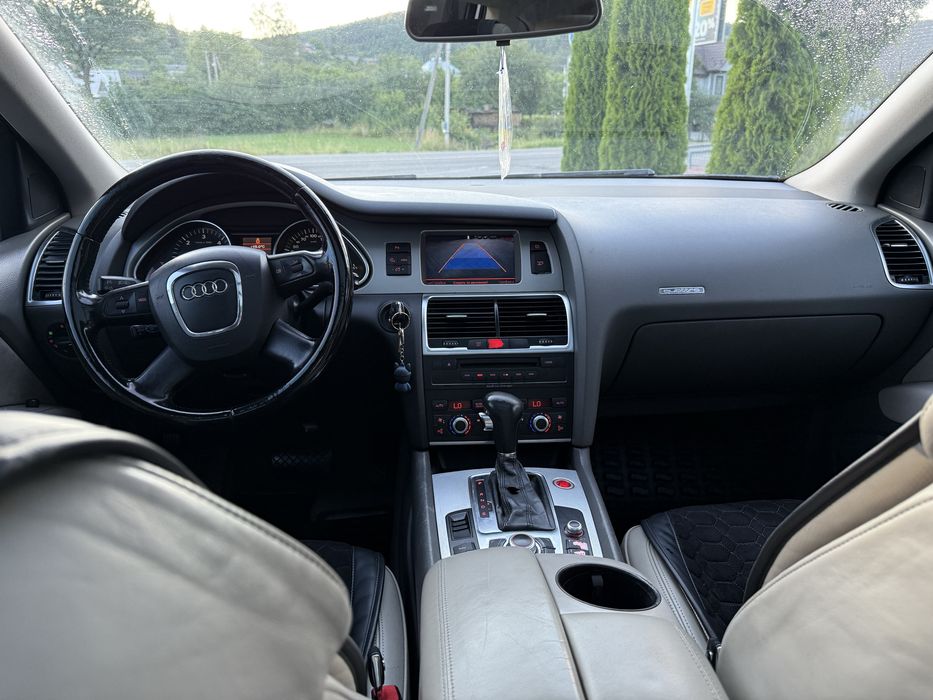 Продам автомобіль Audi Q7