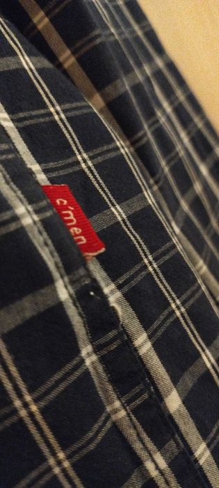 Koszula męska w kratkę.