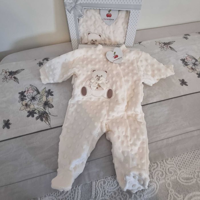 Babygrows novos, para gémeos (0-12meses)