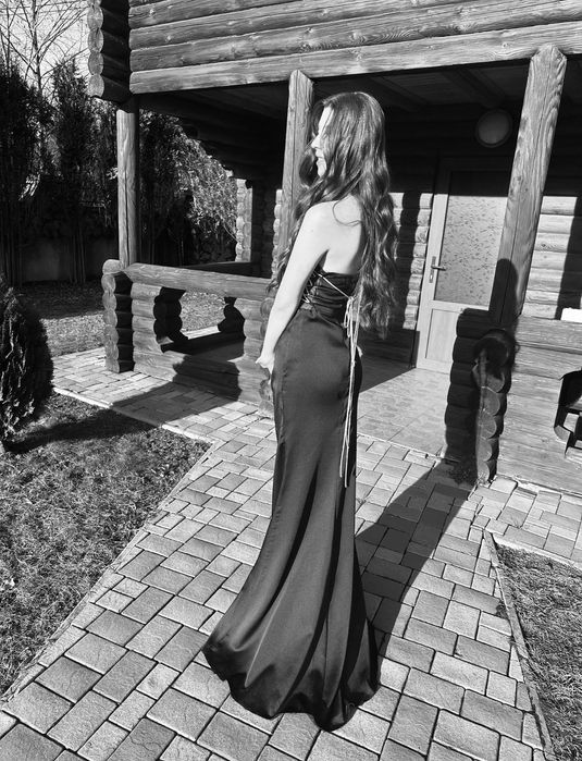 Продам вечірню сукню.