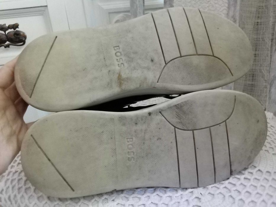 Hugo BOSS skórzane oryginalne sneakersy adidasy trampki męskie 42 buty