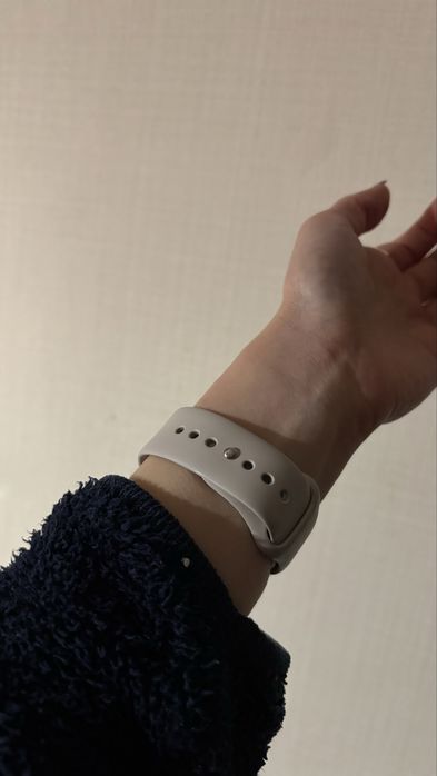Продам Apple Watch SE