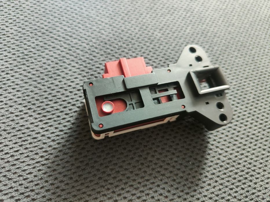 Blokada drzwi pralki beko