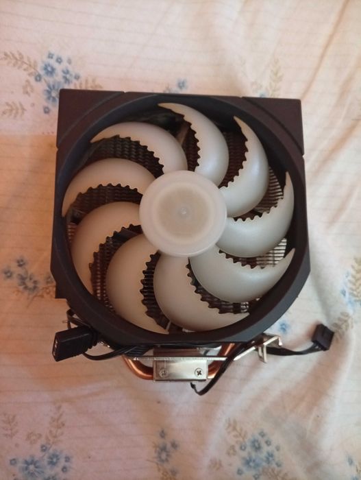 Cooler CPU Ar de alta gama 240/360