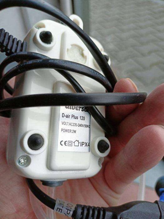 Sprzedam akcesoria do akwarium pompka, grzałka , karmidełko, filtr