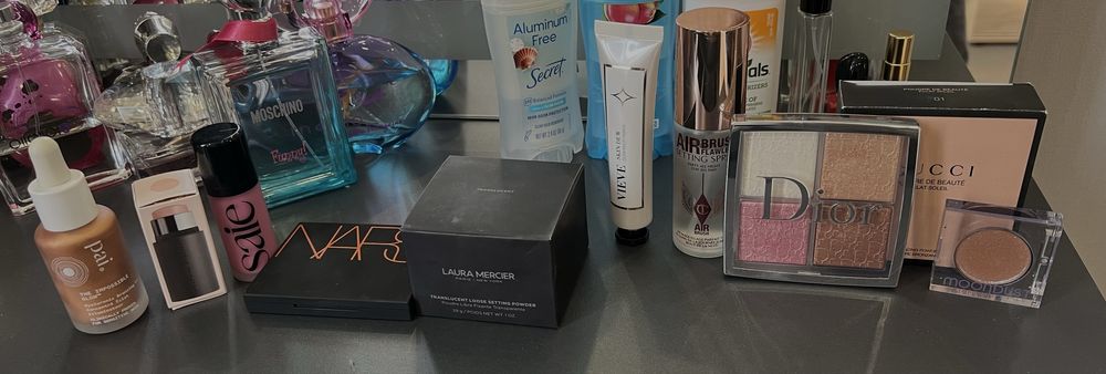 Помады и блески для губ