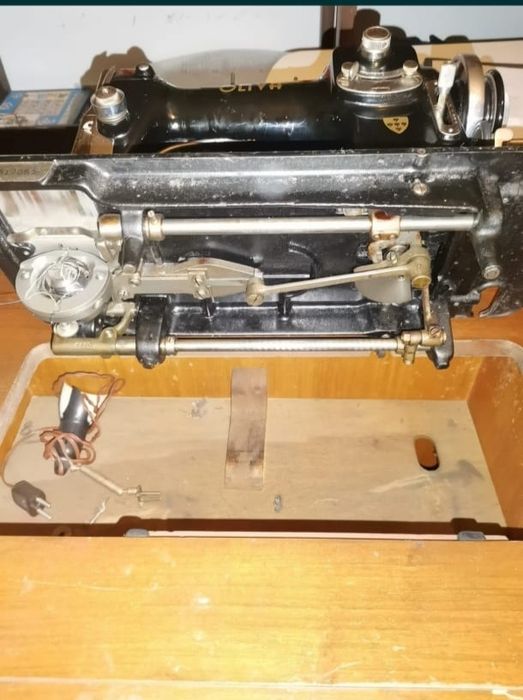 Máquina costura marca oliva