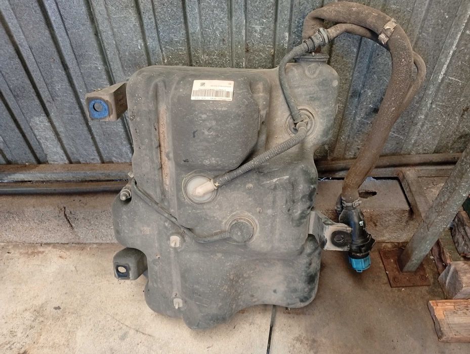deposito adblue renault trafic III 1.6 dci