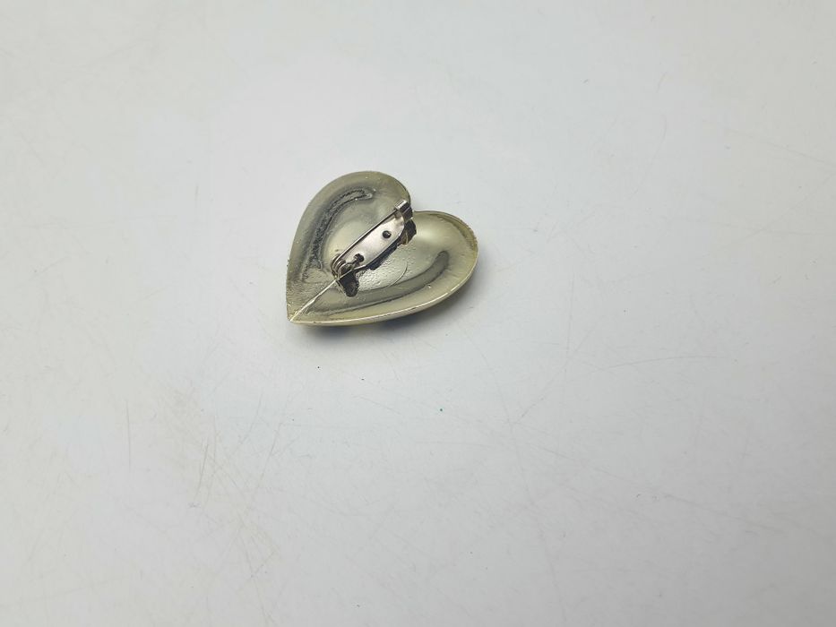 Broszka serce złote z czarnym