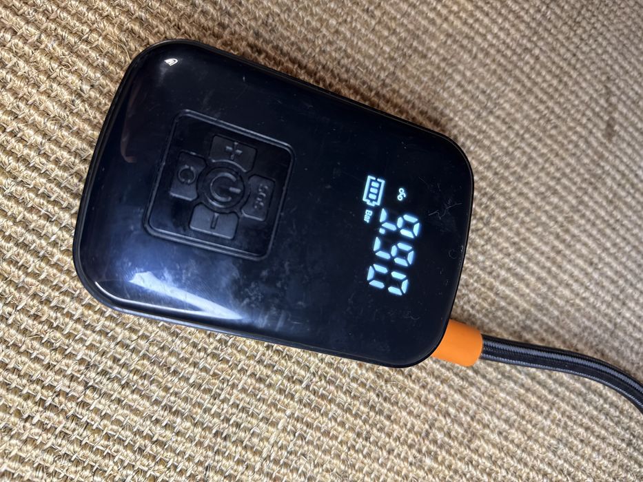 Elektryczna pompka akumulatorowa do roweru lub samochodu