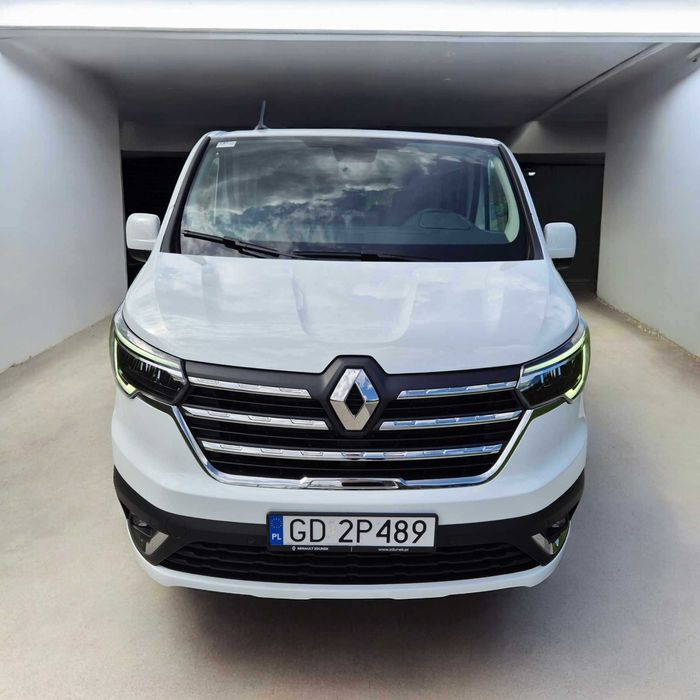 Wynajem Busa 9-Osobowy Renault Trafic Long, Nowy Model, 150 KM
