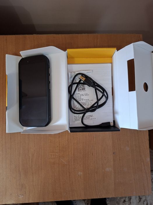 Продам смартфон катерпиллер