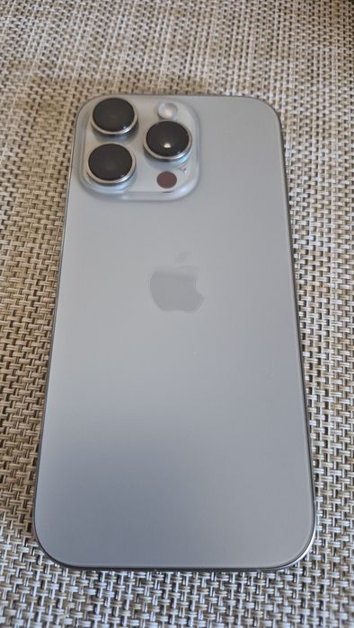 Iphone 16 pro sem riscos nada a apontar