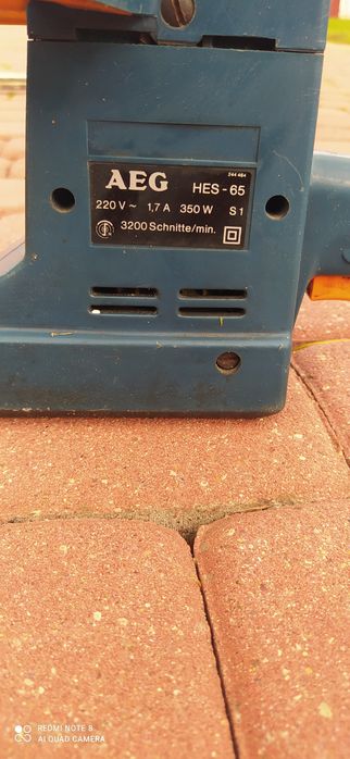 Nożyce elektryczne do żywopłotu AEG