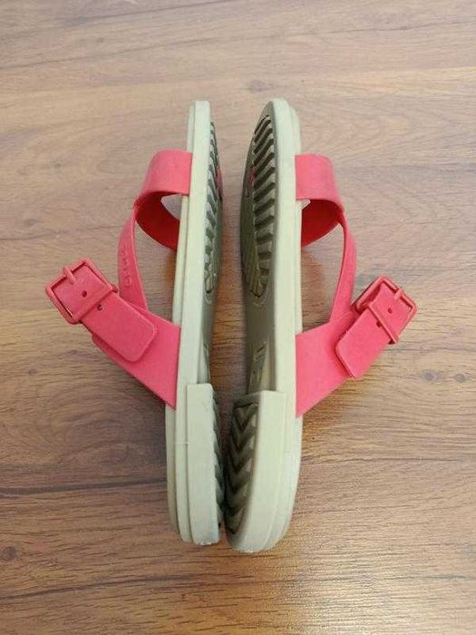 Яскраві шльопанці Cocs Serena cross-band slide розмір 36