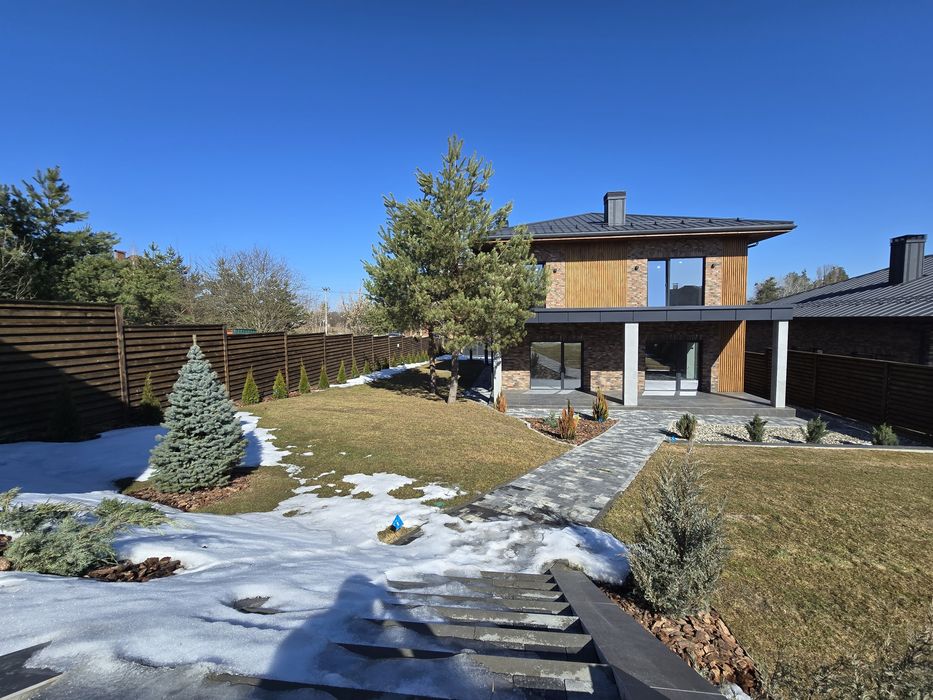 Будинок 243 м2 газ сауна 10 соток навіс 2 авто с Гореничі 2 км Стоянка