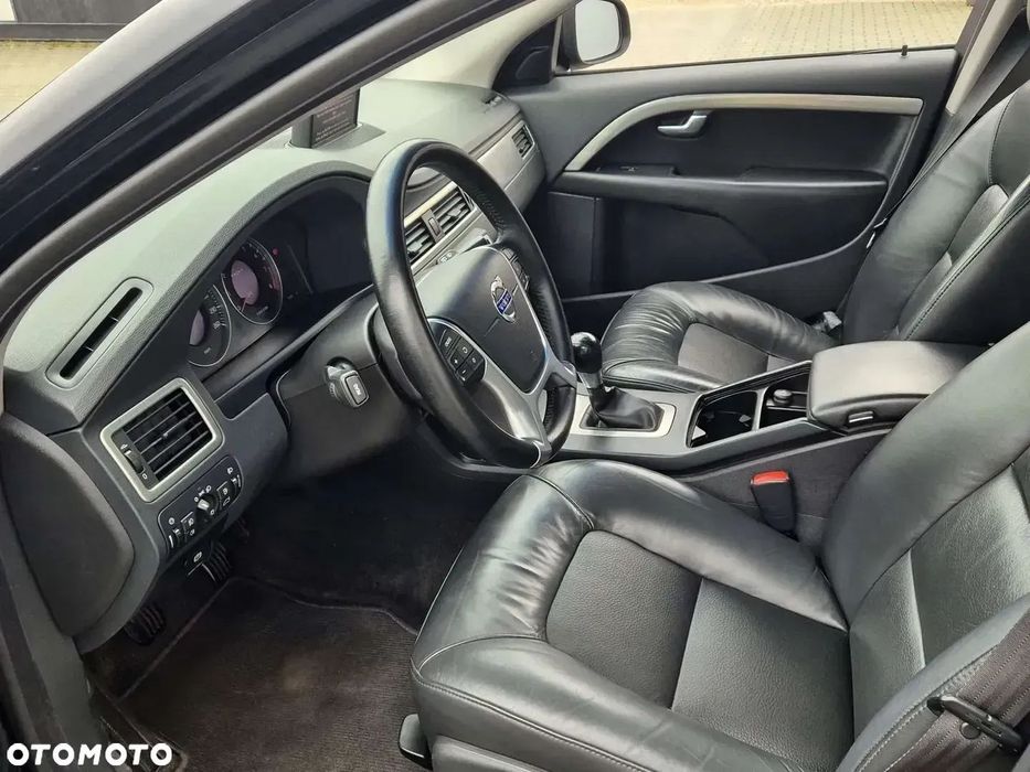 Volvo V70 Benzyna Bezwypadkowy Oryginalny Lakier Grwarancja 1 Rok