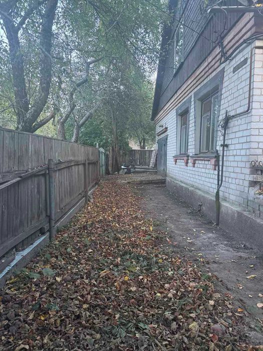 Окремий будинок по вул. Бузкова!