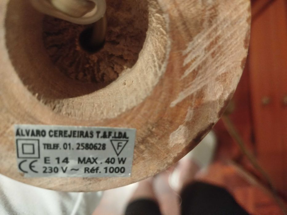 Candeeiro de mesa/secretária com base em madeira