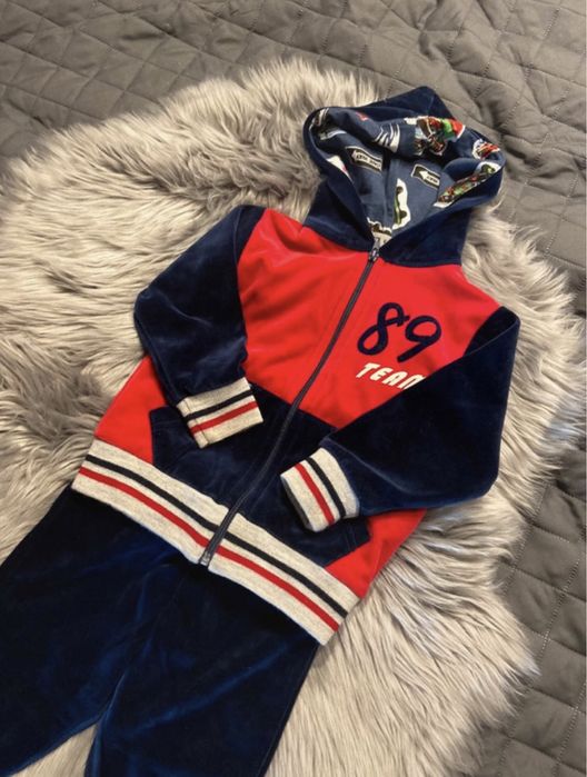 Dres granatowo czerwony zestaw bluza z kapturem i spodnie rozmiar 92