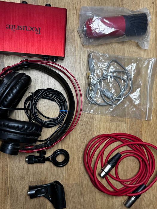 Focusrite Scarlett 2i2 Studio 2Gen - SPRZEDAM!!!