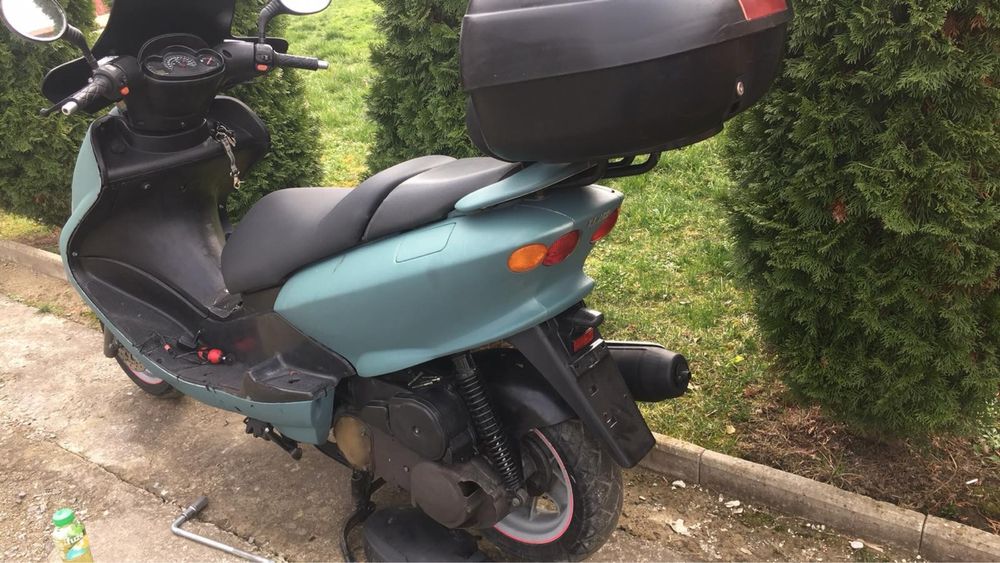 Продам максі скутер