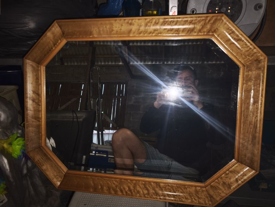 Lustro w ramie jasny brąz