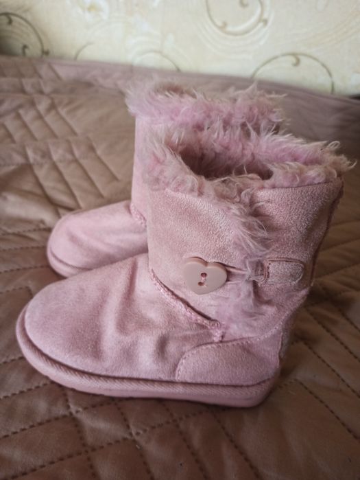 Тепленькі уггі для дівчинки розмір 25-26