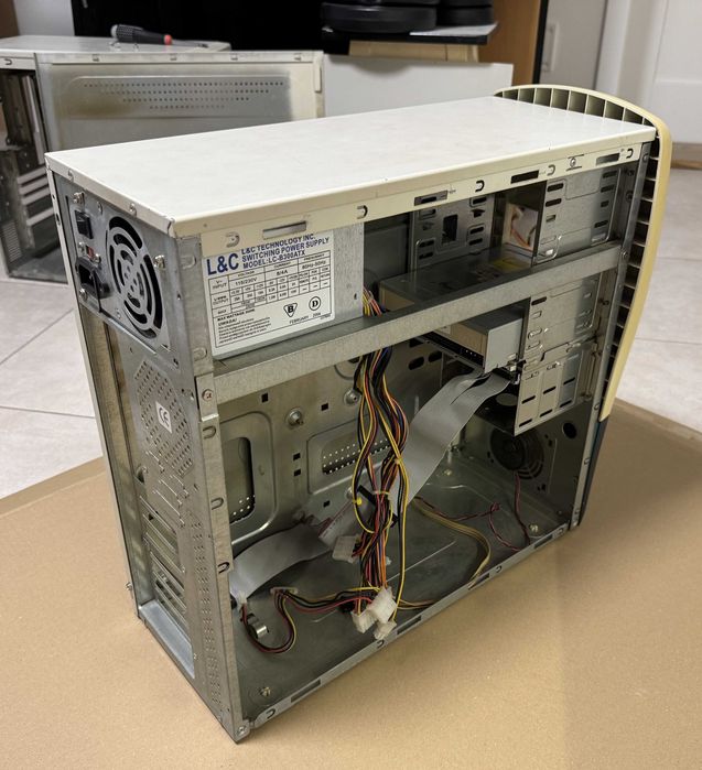 FDD, CD-ROM, PSU w obudowie - zamienię lub sprzedam