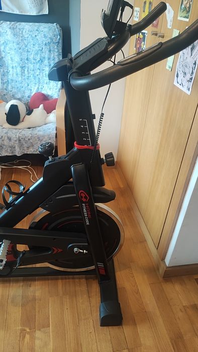 Bicicleta Estática Silenciosa e Ecrã LCD