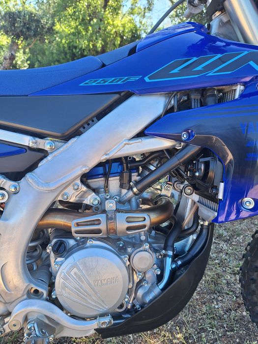 Yamaha WR 250 de fim 2024