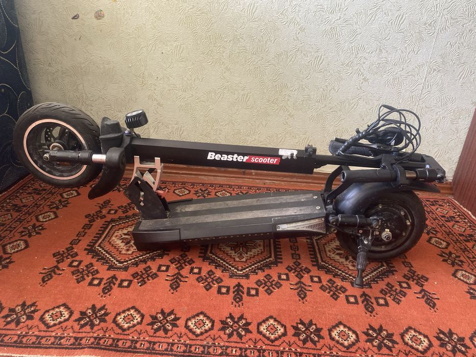 Електросамокат.