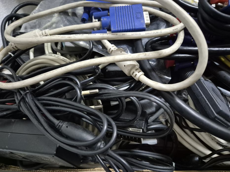 Cabos (Lote com grande quantidade e diversidade de cabos