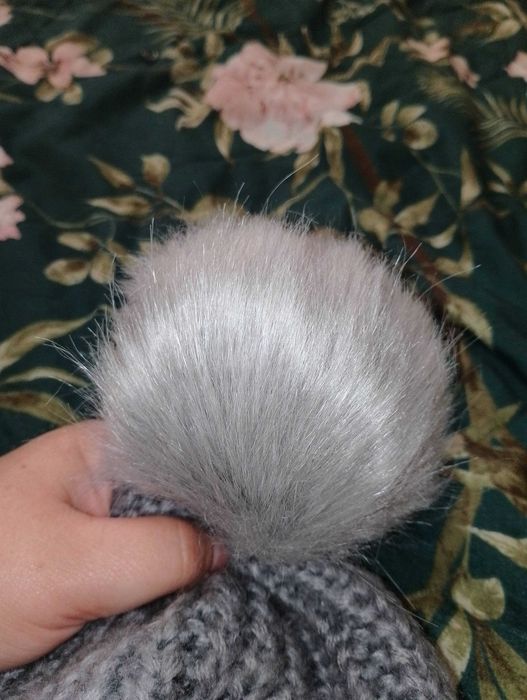 Czapka damska z pomponem Moodo