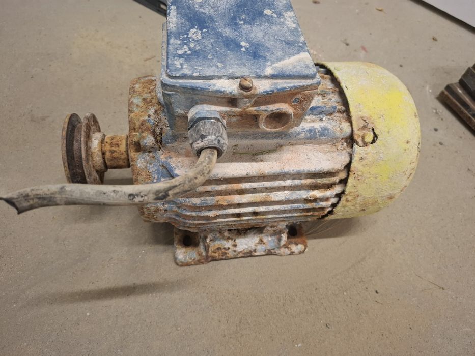 Polski Silnik 2.2 kw ,2700 obr. ,
